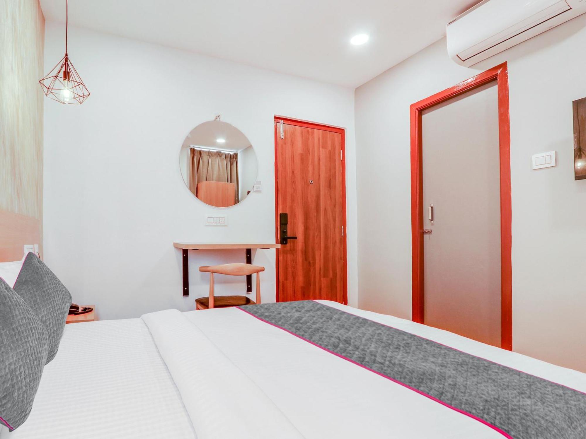 Townhouse Casa Grand Hotel Hyderabad Ngoại thất bức ảnh
