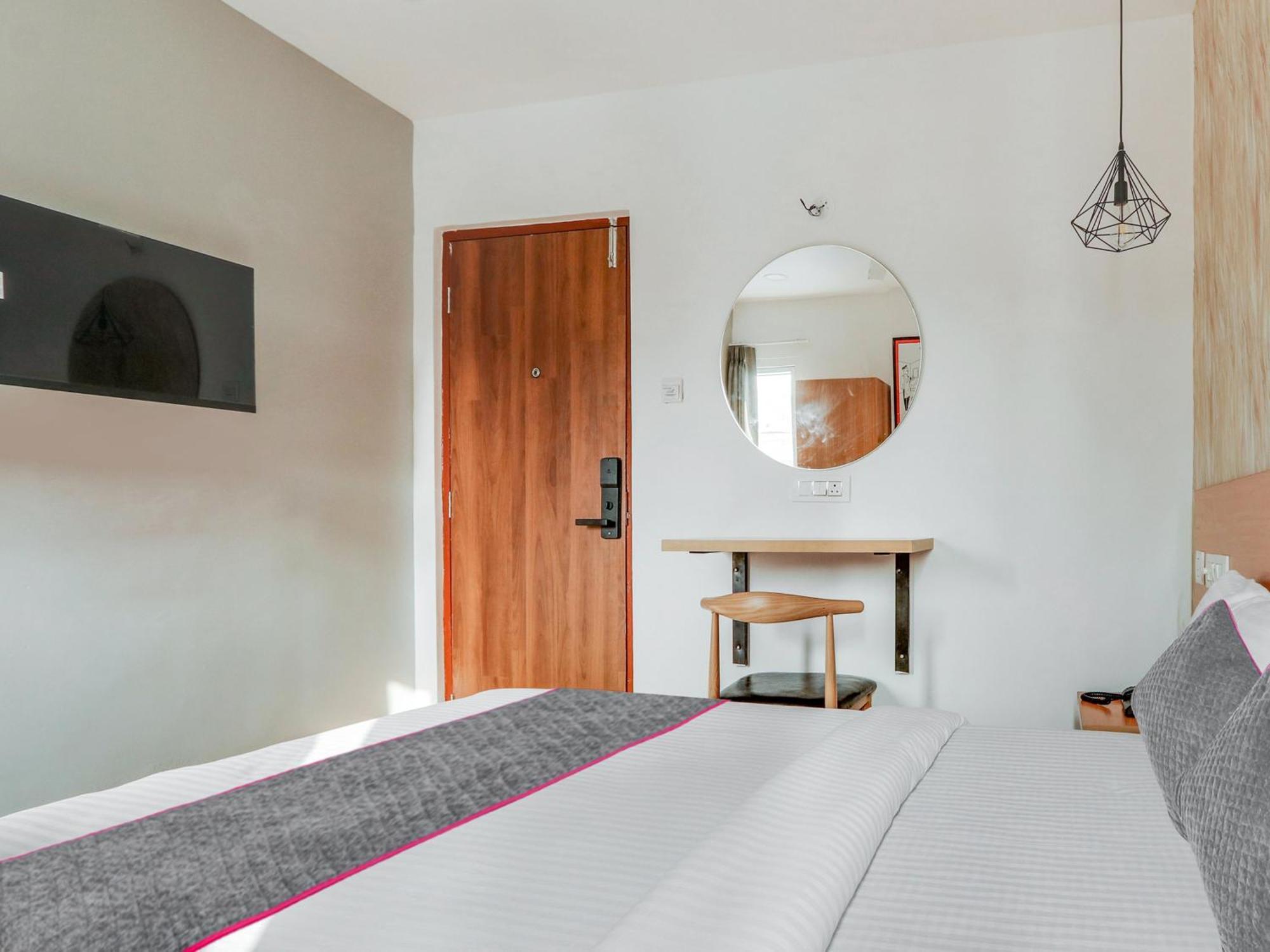 Townhouse Casa Grand Hotel Hyderabad Ngoại thất bức ảnh