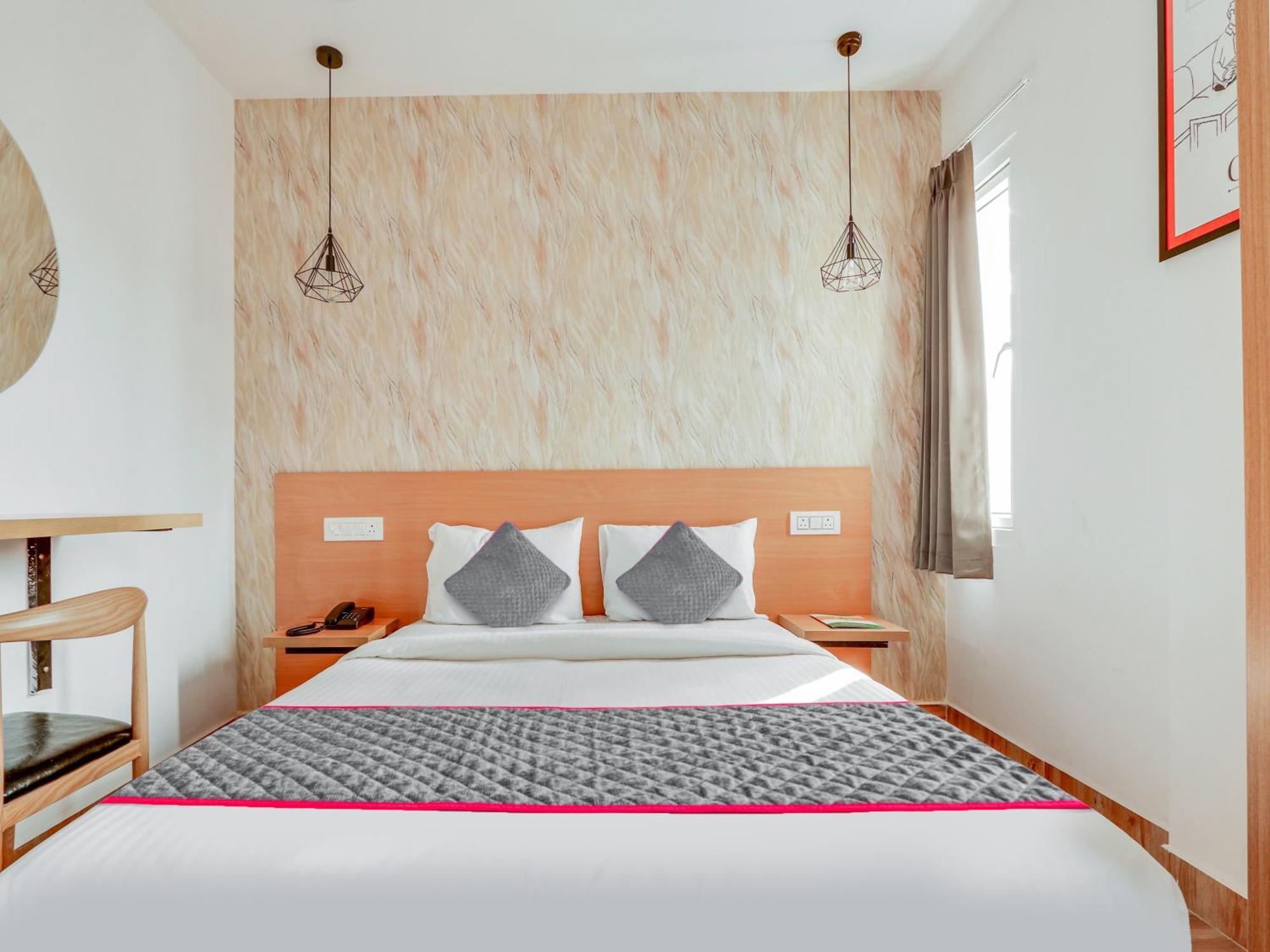 Townhouse Casa Grand Hotel Hyderabad Ngoại thất bức ảnh