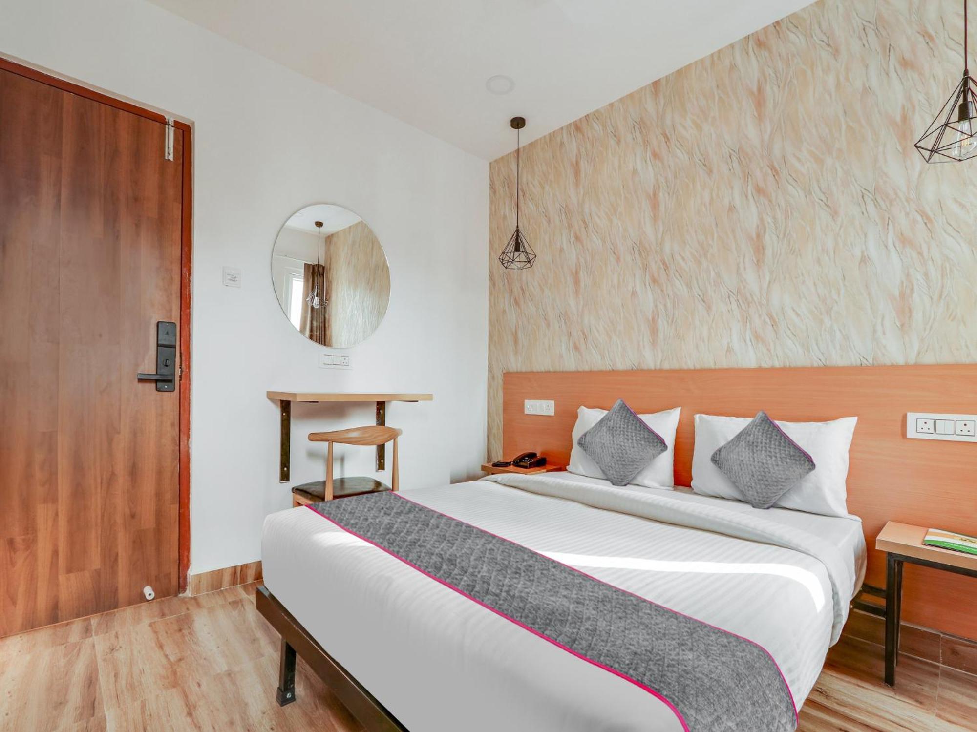 Townhouse Casa Grand Hotel Hyderabad Ngoại thất bức ảnh